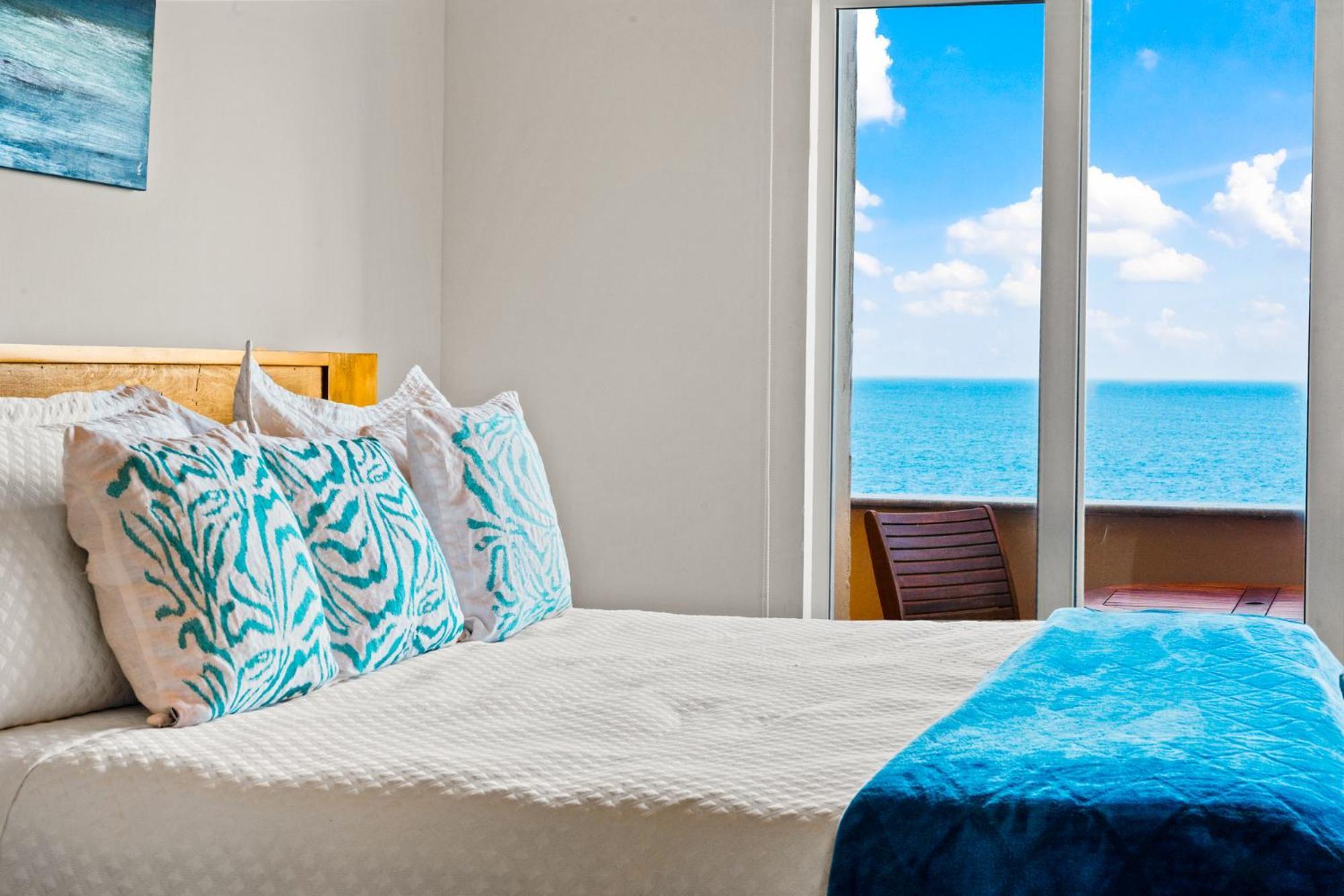 360 Views, Waterfront Penthouse, Rooftop Pool Apartamento Isla Mujeres