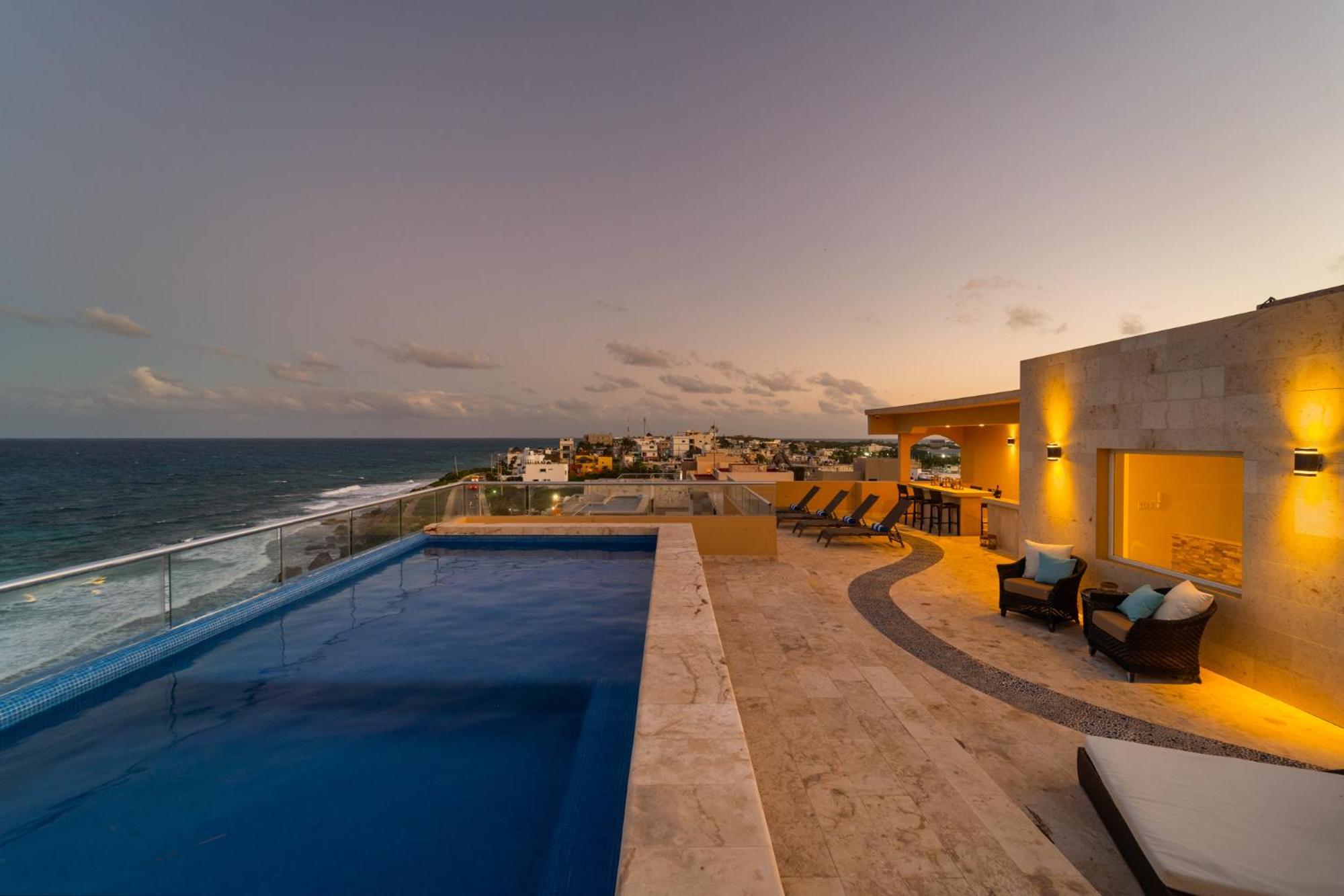 Apartamento 360 Views, Waterfront Penthouse, Rooftop Pool Isla Mujeres